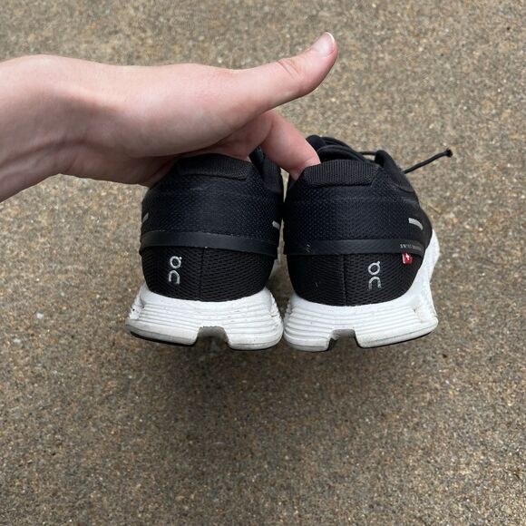 Womens Size 9 On Cloud 5 Black Lifestyle Slip On Athletic Running Sneakers Shoes - Picture 5 of 11